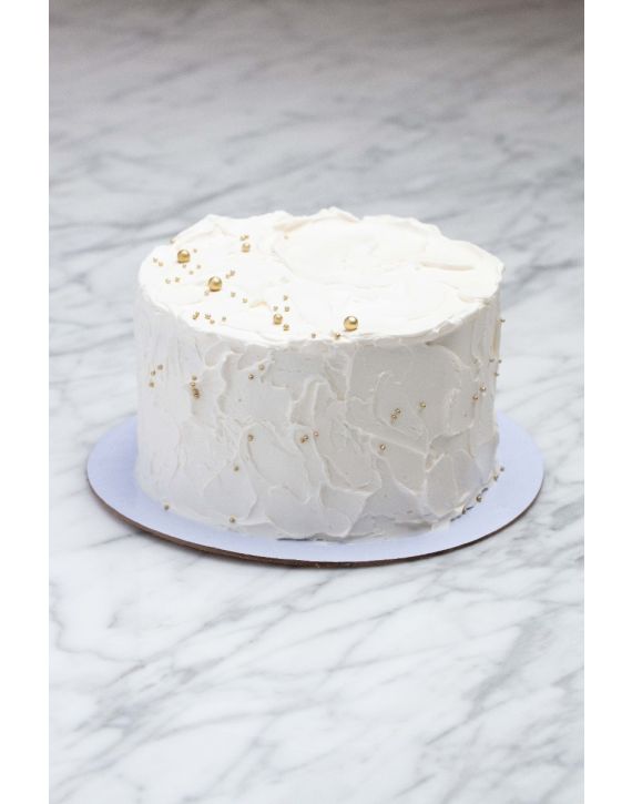 Vanilla Cake with Vanilla Buttercream Icing